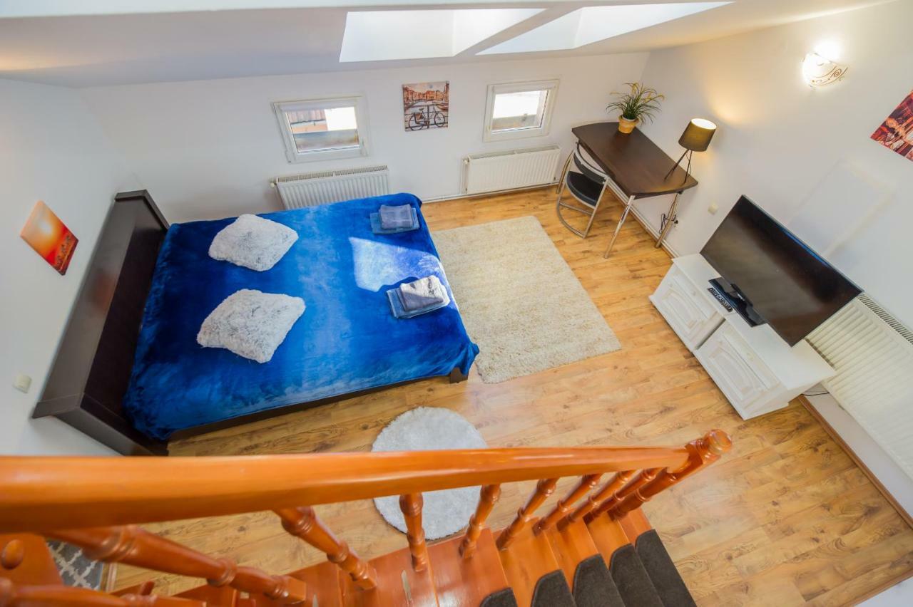 Rooftop Central Apartment Brasov Bagian luar foto