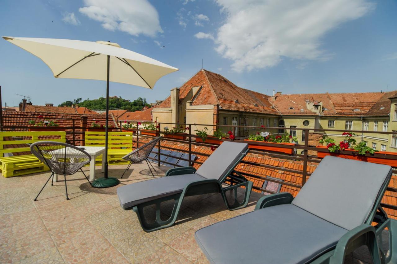Rooftop Central Apartment Brasov Bagian luar foto